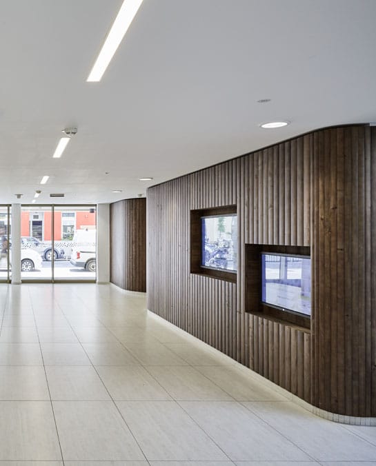 dothome-infoscreen-3b-545x676